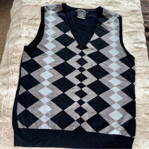 Women's Black and Gray Argyle V-Neck Sweater Vest